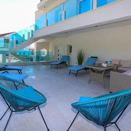Aqua Apartment